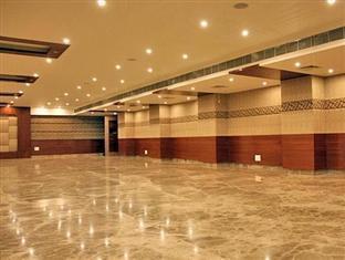 Grand Thakar Hotel Rádzskot Kültér fotó
