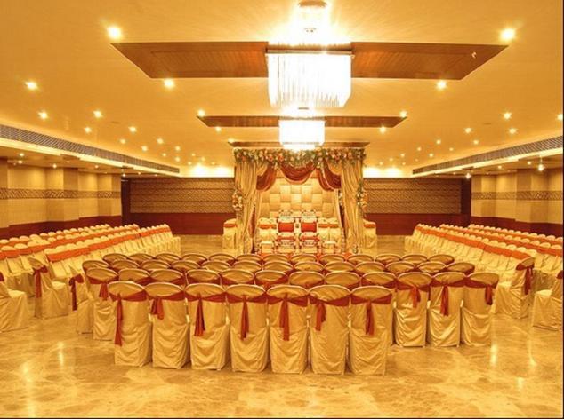Grand Thakar Hotel Rádzskot Kültér fotó