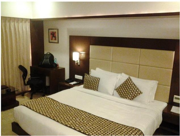 Grand Thakar Hotel Rádzskot Kültér fotó