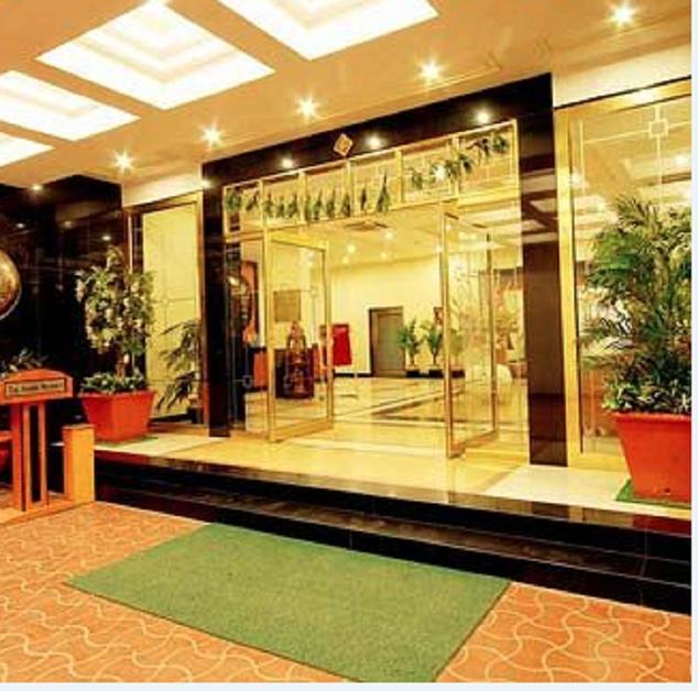 Grand Thakar Hotel Rádzskot Kültér fotó